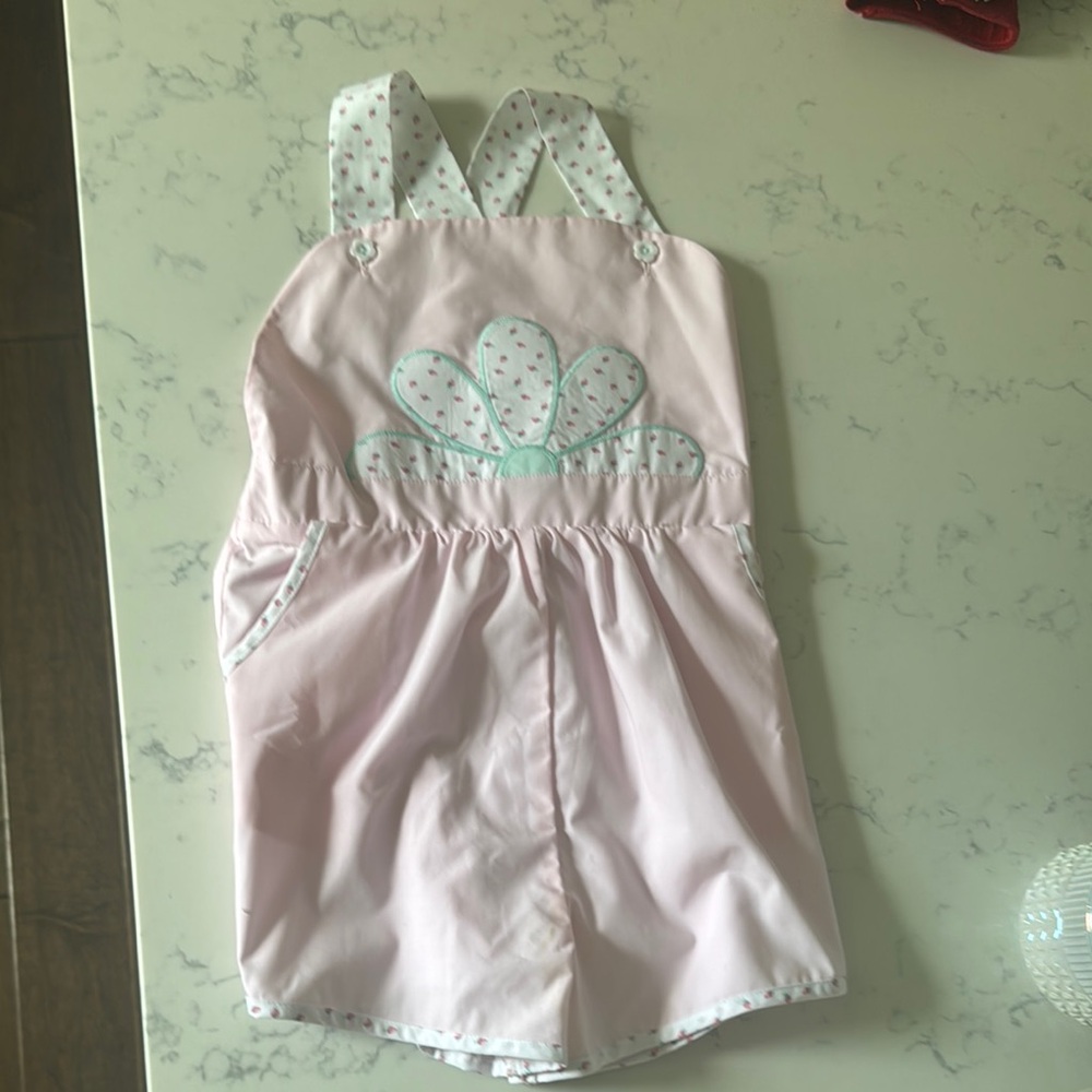 NWT The Beaufort Bonnet Company Pink and White rosebud romper size 6